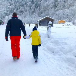 Spektakuläre Winterwanderung durch die Partnachklamm