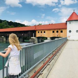 Familienwanderung an der Isar zum Ickinger Stauwehr