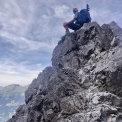 Via-Alpina-Gipfelerlebnis für Fortgeschrittene: Jan auf den Drei Schwestern